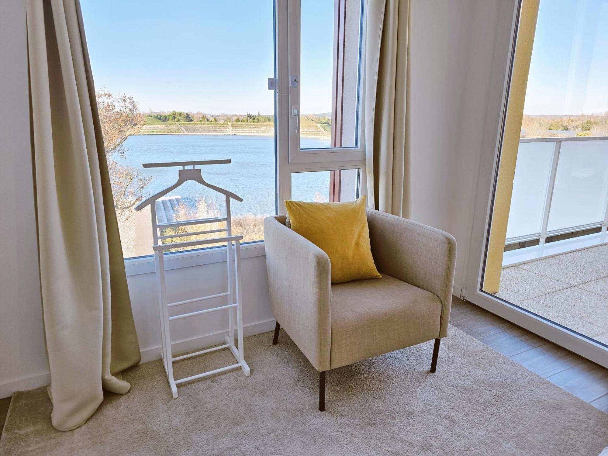 Lakeside Provence - Appartement 4 Etoiles Face Au Lac De Monteux Luaran gambar